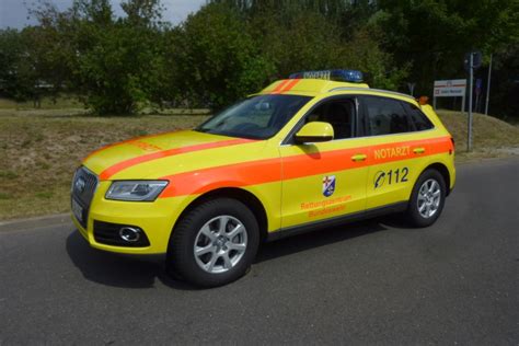 Einsatzfahrzeuge Mieten Intensivtransport Rettungswagen RTW KTW