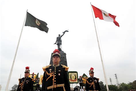 MINISTRO DE DEFENSA PARTICIPA DE CEREMONIA POR EL DIA DEL SOLDADO