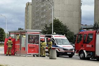 Horror na przystanku autobusowym w Warszawie Siedział na ławce z nosa