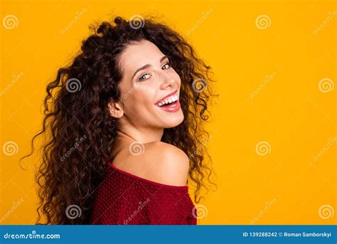 Close Up Side Profile View Photo Amazing Her She Lady Opened Mouth Nude Naked Shoulder Revealed