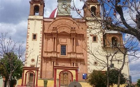 Asume Nuevo Párroco En El Templo De La Madre Santísima De La Luz El Sol De Irapuato Noticias