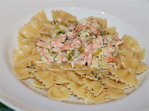 Farfalle mit Räucherlachs in Dill Sahnessauce von Leto Chefkoch