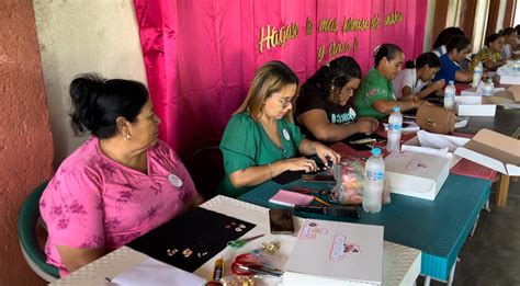 Capacitan a mujeres de Saba para emprender su propio negocio Colón