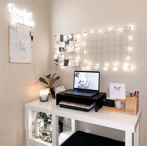 Những Cách Aesthetic Desk Decor Diy để Tạo Sự Sang Trọng Cho Bàn Làm Việc