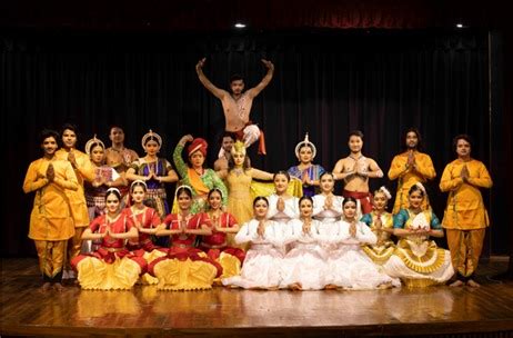 Urvashi Dance Music Art & Cultural Society organises Bharat ek sone ki ...