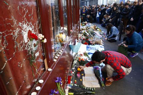 Photo Des milliers d hommages ont été rendus aux victimes de l