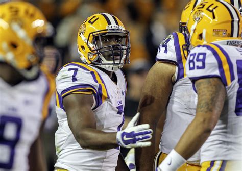 Photo Lsu Wearing Slick All White Alternate Uniform At Ole Miss