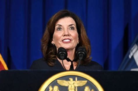 Kathy Hochul devient la première femme gouverneure de l Etat de New