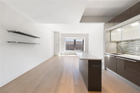 This is what it's like to live at 75 wall street manhattan 26