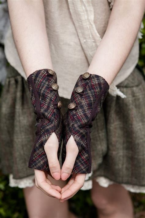 Митенки | Gloves fashion, Fashion gloves, Wrist warmers