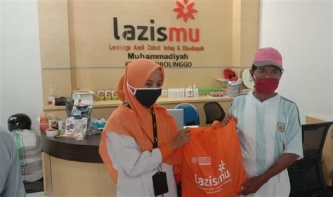 Lazismu MCCC Kota Probolinggo Bagikan 800 Paket Sembako Bagi Warga