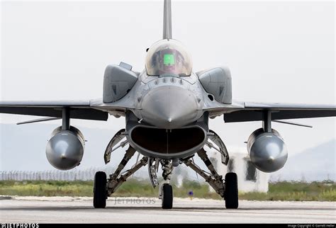 10805 Lockheed Martin F 16d Fighting Falcon Pakistan Air Force Garrett Heller Jetphotos