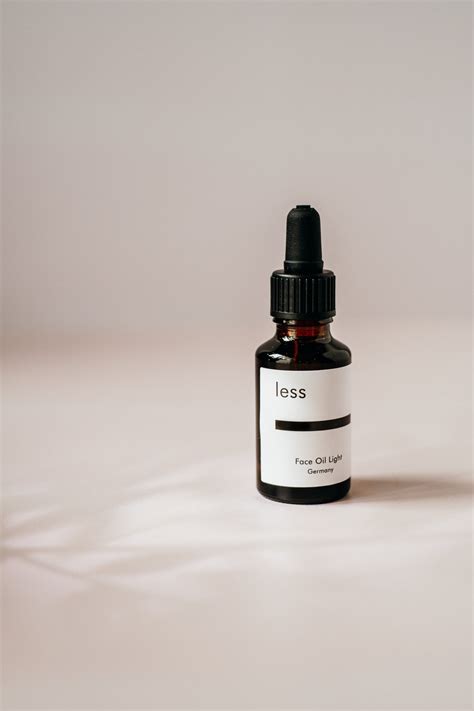 LESS COSMETICS — THE NEUTRAL STUDIO