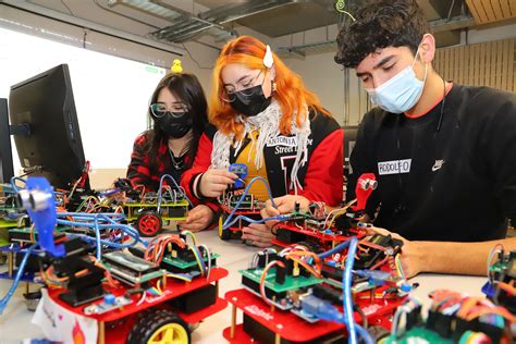 Con gran entusiasmo se realiza Taller de Robótica Educativa en la UOH