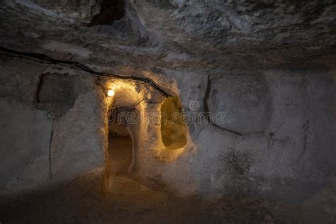 Ciudad Subterr Nea De Derinkuyu En Cappadocia Turqu A Imagen De Archivo