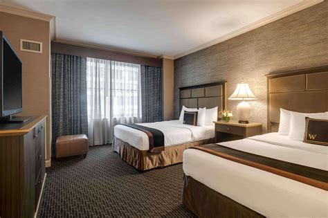 THE WHITEHALL HOTEL CHICAGO | 4-STAR ACCOMMODATION WITH SKYLINE VIEW