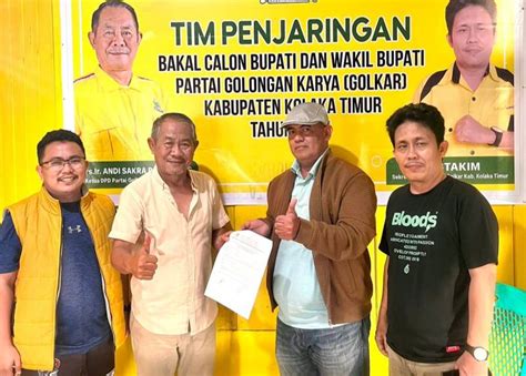 Abd Azis Serahkan Formulir Pendaftaran Bacabup Koltim 2024 Ke Golkar