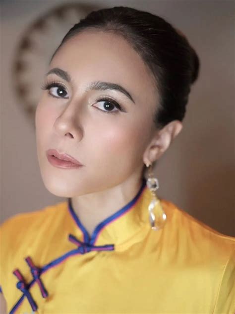 Potret Menawan Wulan Guritno Pakai Cheongsam Tampil Makin Memesona