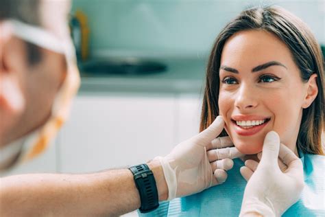 Hiring A Cosmetic Dentist How To Choose The Right One