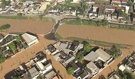 Rio Botas Transborda Pelo Segundo M S Seguido E Causa Alagamento De