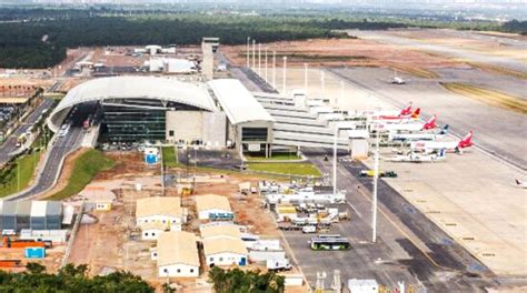 Avión Que Se Dirigía A Montevideo Aterrizó De Emergencia En Brasil Con Más De 30 Heridos