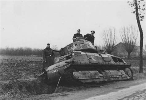 Captured Somua S35 tank | World War Photos