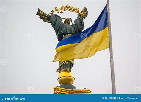 Independence Monument and Ukrainian Flag in Kiev Stock Image - Image of angel, freedom: 124270015