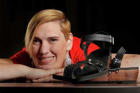 Houston woman breaks world record for world's largest feet