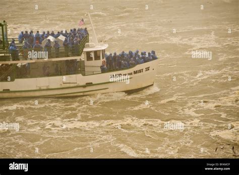 Maid of the Mist tour boat, Niagara Falls Stock Photo - Alamy