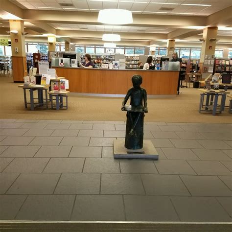 Ela Area Public Library - 6 tips from 338 visitors
