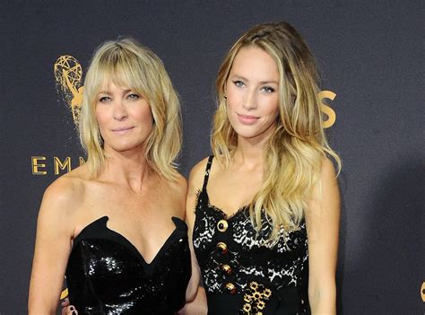 Photos Emmy Awards Robin Wright Sa Fille Dylan Penn Est Une