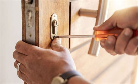 Why Choose A Master Locksmith Master Locksmiths