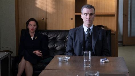 Oppenheimer Cillian Murphy Makes Powerful Impact In Atomic Epic Bbc News