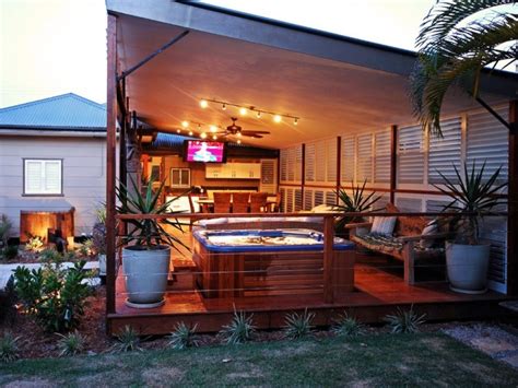 10 Awesome Backyard Man Cave Ideas