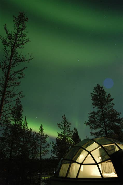 Watch The Northern Lights From Glass Igloos At Hotel Kakslauttanen Finland Homeli