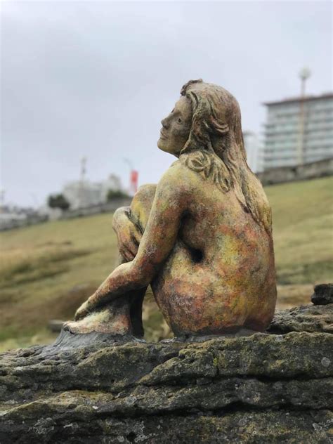 Misterio En Mar Del Plata Por Una Escultura Anónima Que Apareció Frente