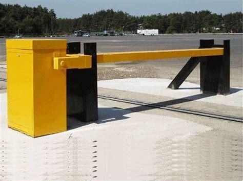 Pro Motek Yellow And Black Road Safety Boom Barrier 1000 Kg Size 6