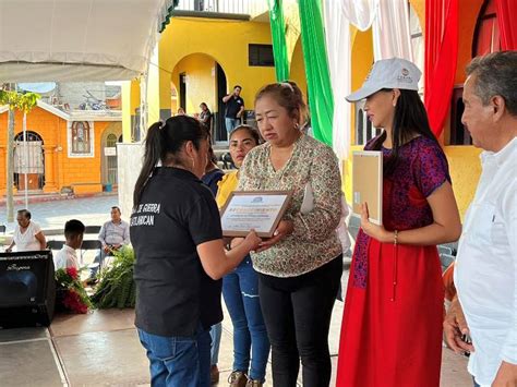 Alcaldesa Alma Reyes entregó reconocimientos a Banda de Guerra