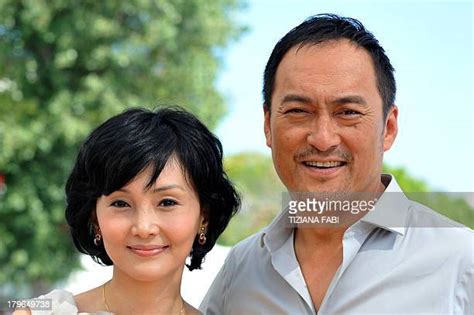 Japanese Actor Ken Watanabe And His Wife Stock Fotos Und Bilder Getty