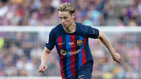 Frenkie De Jong It S A Shame Lionel Messi Didn T Reunite With Barcelona