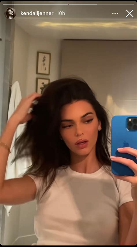 Kendall Jenner Has Overlined Lips In New Photoshoot