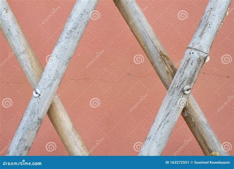 Textura De Cerca De Bambu Na Imagem De Fundo Rosa Imagem De Stock