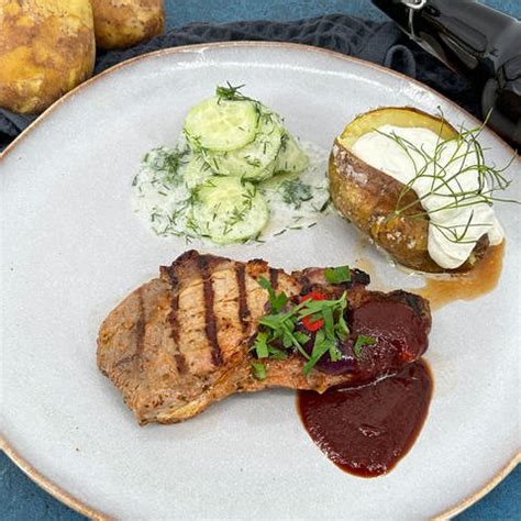 Marinierte Nackensteaks Mit BBQ Sauce Und Gurkensalat Rezepte ARD