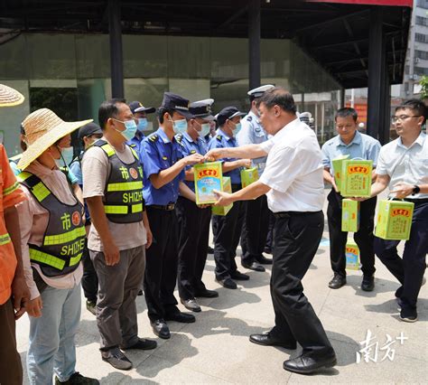 一线送清凉，武江区委书记张广晖带队慰问一线工作人员高温韶关市叶志强