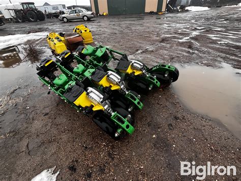 John Deere 1790 Planter Row Units W Mini Hoppers Bigiron Auctions