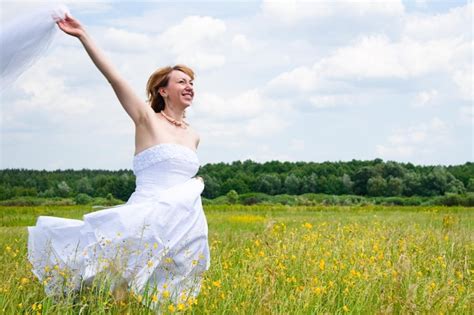 El Concepto De La Naturaleza De La Belleza Del Día De La Boda En Medio