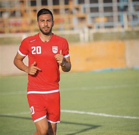 Fotbalistul Iranian Amir Nasr Azadani A Fost Condamnat La Moarte