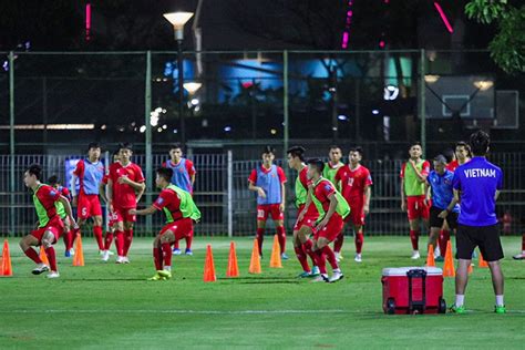 Melihat Timnas Vietnam Latihan Jelang Hadapi Timnas Indonesia