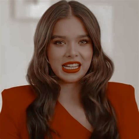 ﾐﾟ･｡ﾟ Hailee Steinfeld Aesthetic Icons