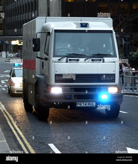 Ian Huntley and Maxine Carr arrive at the Old Bailey Stock Photo - Alamy